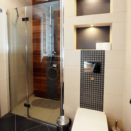 Golden Sun Apartament Bursztynowy 5 * 科沃布热格